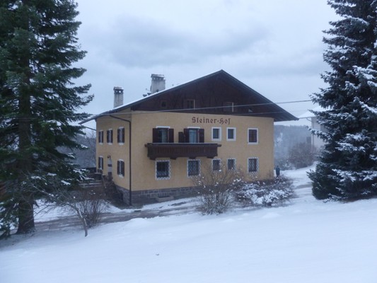 Foto esterno B&B + Appartamenti in agriturismo Steinerhof