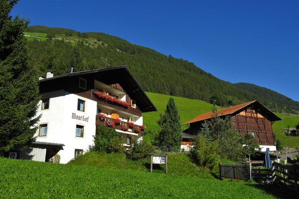 Foto esterno in estate Moarhof