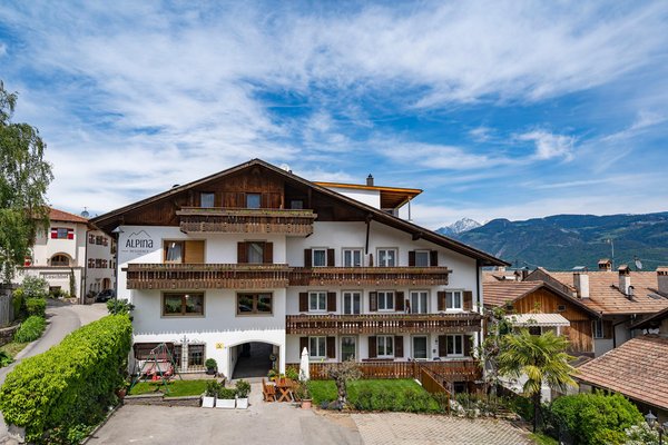 Foto estiva di presentazione Residence Alpina
