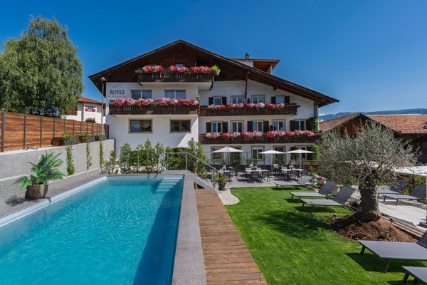 Foto estiva di presentazione Residence Alpina