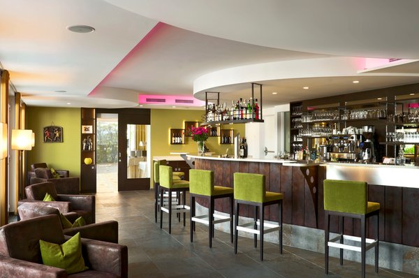 Foto del bar Hotel + Residence Sonnenhof