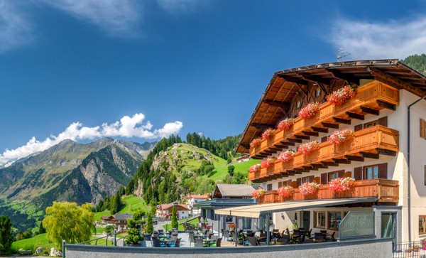 Foto Außenansicht Hotel Kronhof
