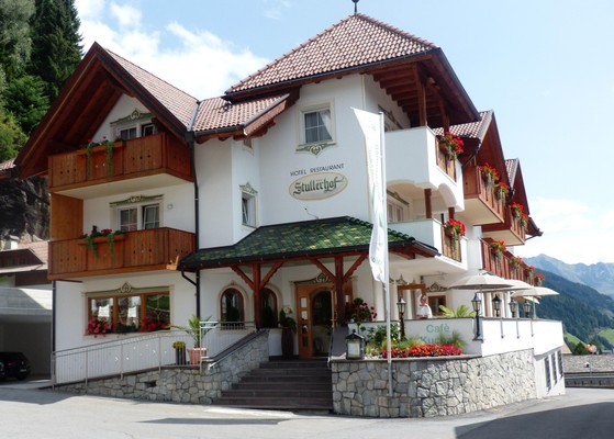 Foto Außenansicht Hotel Stullerhof