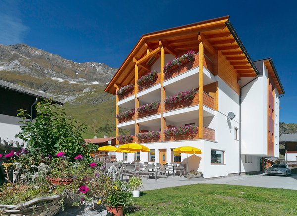 Foto esterno in estate Alpshotel Bergland