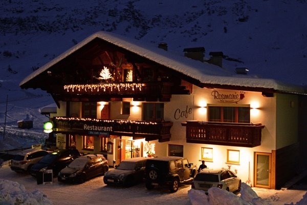 Photo exteriors in winter Wellness and gourmet Hotel Rosmarie