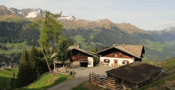 Foto Außenansicht Ferienwohnungen auf dem Bauernhof Rauchegg-Hof