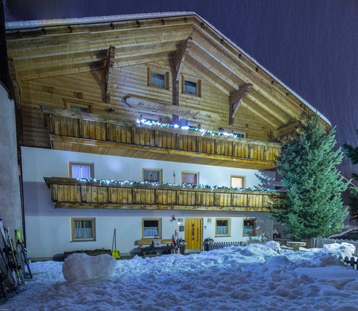 Foto esterno in inverno Thomashof