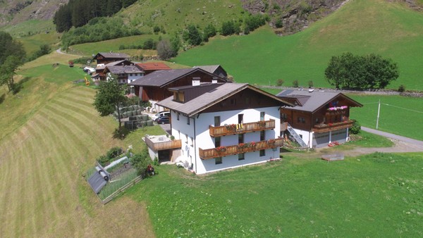 Foto Außenansicht Ferienwohnungen auf dem Bauernhof Krustnerhof