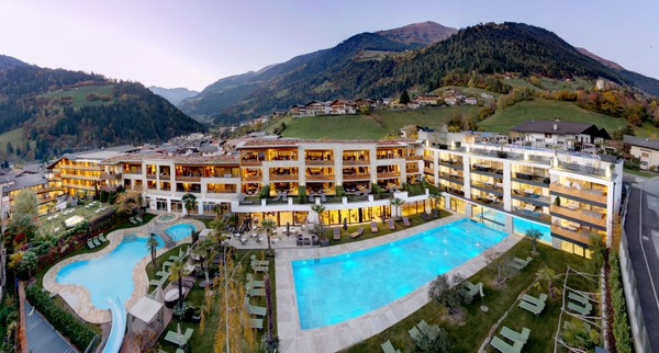 Foto esterno Stroblhof Active Family SPA Resort
