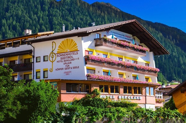 Foto Außenansicht Hotel Das Bergland