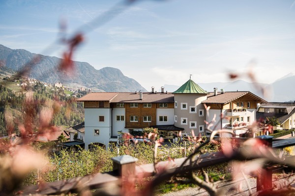 Photo exteriors Hotel + Residence Zirmerhof
