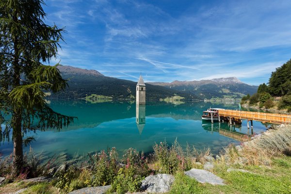 Characteristic depiction of Passo Resia / Reschenpass (Val Venosta / Vinschgau)