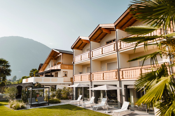 Foto esterno Hotel + Residence Im Tiefenbrunn - Gardensuites & Breakfast