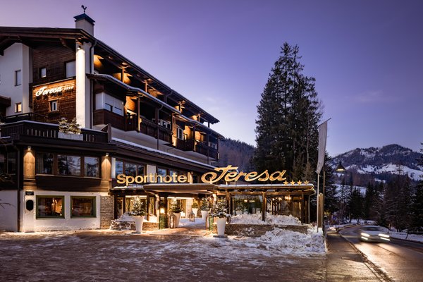 Foto esterno in inverno Sporthotel Teresa