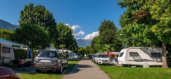 Foto esterno Campeggio Schlosshof