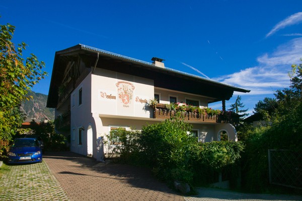 Photo exteriors Bed & Breakfast Pension Hilpold