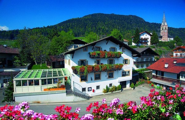 Foto esterno in estate Kofler