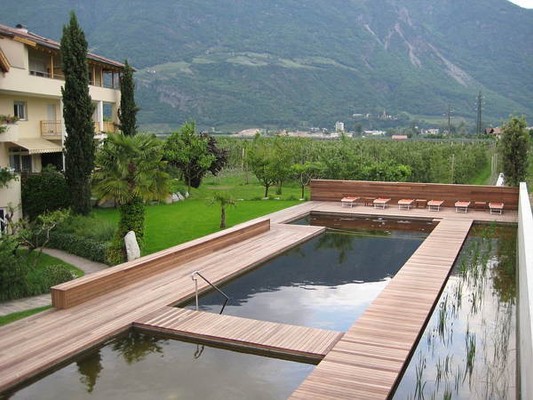 Photo of the outdoor swimming pool