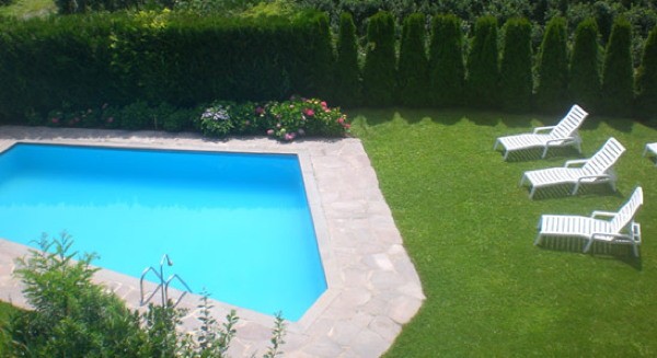 Photo of the outdoor swimming pool