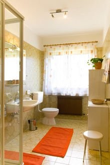 Foto del bagno Appartamenti in agriturismo Ketterlerhof