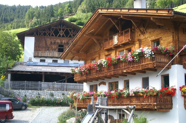 Foto Außenansicht Ferienwohnungen auf dem Bauernhof Stuberhof