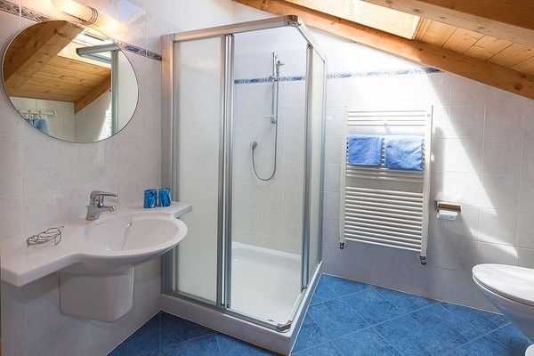 Foto del bagno Appartamenti in agriturismo Garberhof