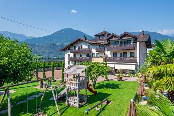 Photo exteriors B&B-Hotel + Apartments Christine