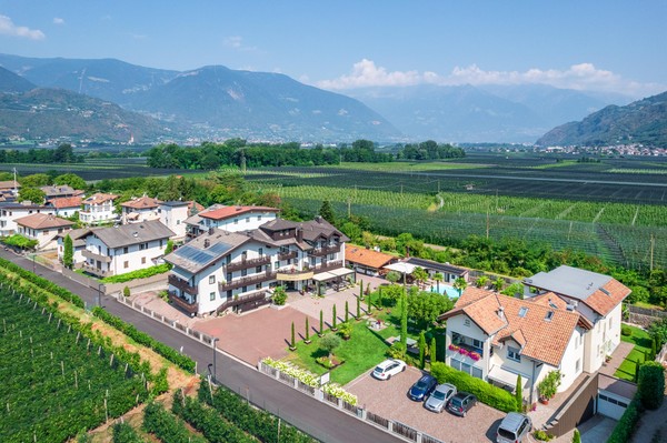 Photo exteriors B&B-Hotel + Apartments Christine