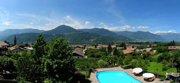 Foto della piscina all'aperto