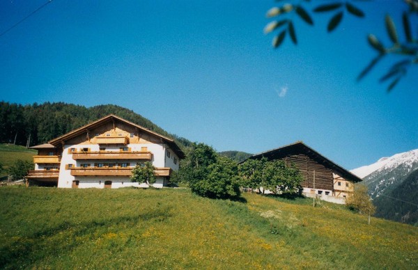 Foto Außenansicht Ferienwohnungen auf dem Bauernhof Maiernhof