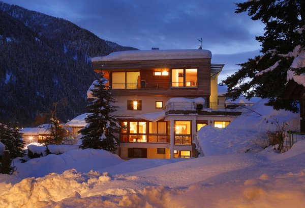 Foto Außenansicht im Winter Vitalhotel Rainer
