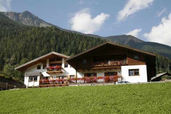 Photo exteriors in summer Blumenresidence Karnutsch