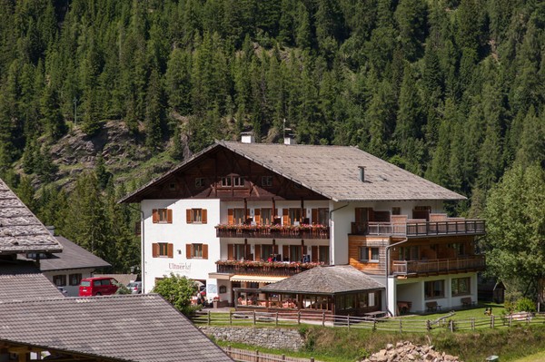 Foto Außenansicht Hotel Ultnerhof