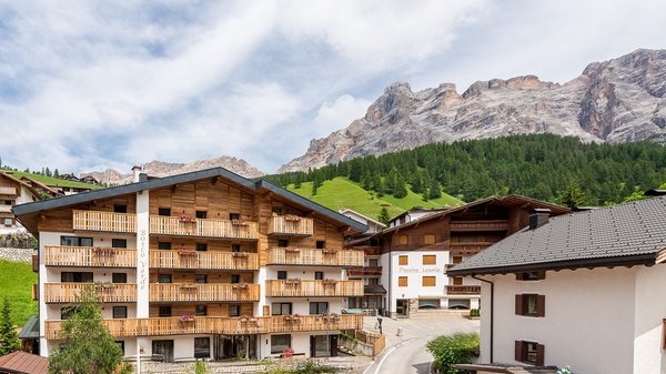 Foto estiva di presentazione Residence Bosco Verde