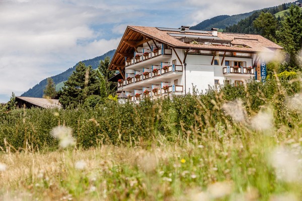 Foto esterno Hotel Hirzer