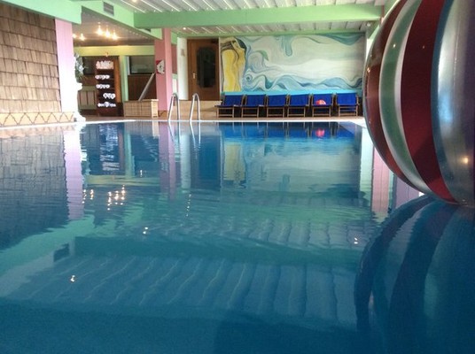 Foto des Hallenschwimmbads