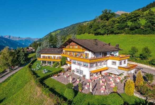 Photo exteriors Hotel Mitlechnerhof