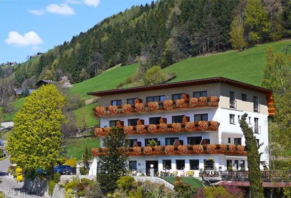 Foto Außenansicht Pension Hahnenkamm