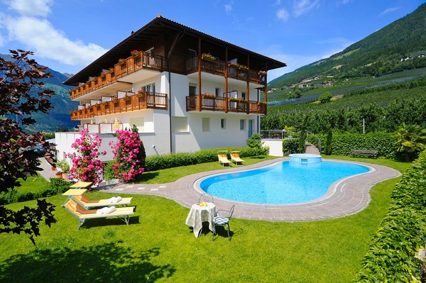 Photo exteriors B&B-Hotel + Apartments Feldhof