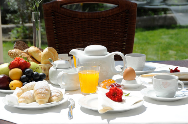 The breakfast B&B-Hotel + Apartments Feldhof