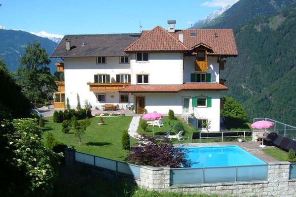 Sommer Präsentationsbild Pension + Ferienwohnungen Innereisererhof
