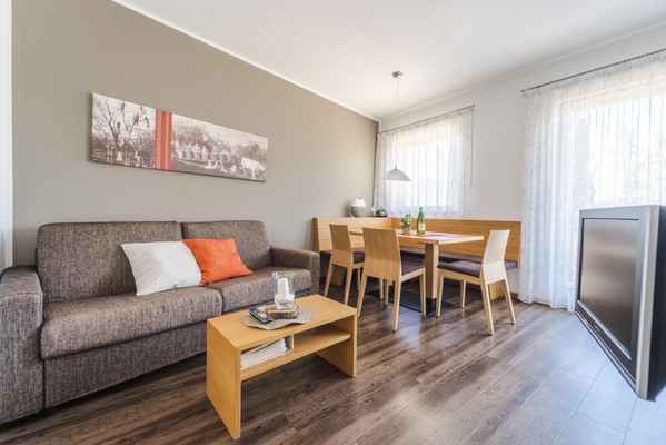 Das Wohnzimmer Ferienwohnungen auf dem Bauernhof Gutshof Moser