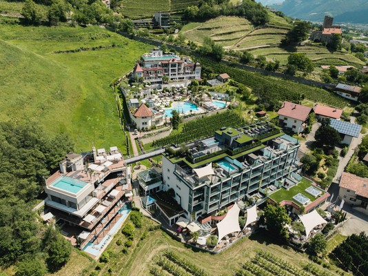 Foto Außenansicht Hotel Preidlhof - Luxury DolceVita Resort