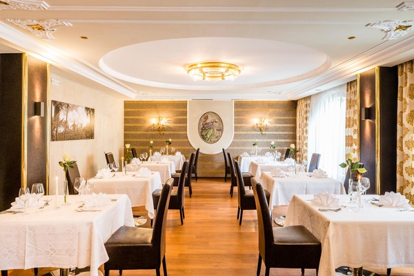 The restaurant Plaus (Naturno / Naturns) Schulerhof