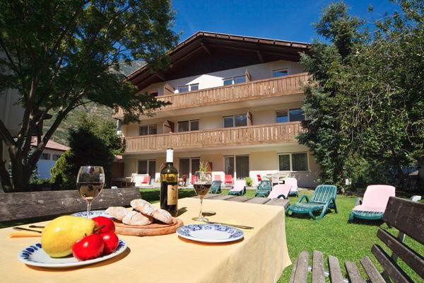 Foto Außenansicht Residence Kleeberg & Alpina