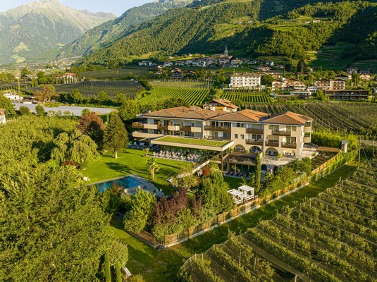 Foto Außenansicht FAYN garden retreat hotel