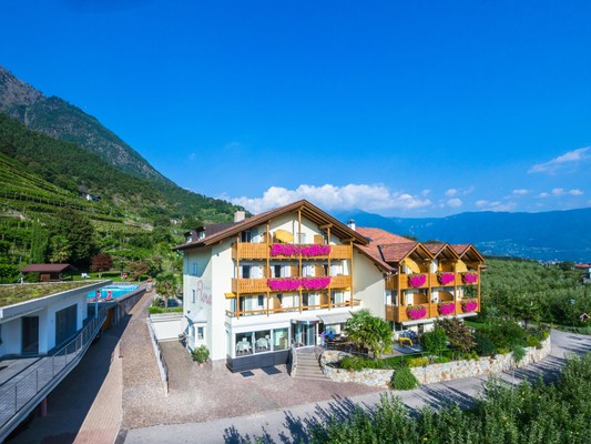 Foto Außenansicht Hotel Flora