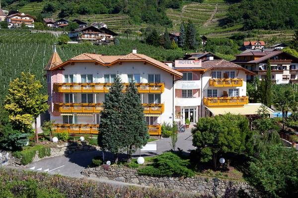 Foto Außenansicht Hotel + Residence Ruster Resort