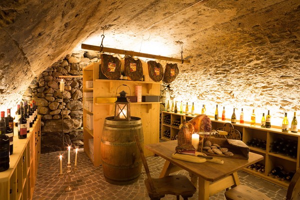 Wine cellar Lagundo / Algund Ruster