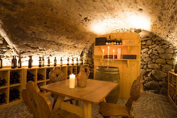 Wine cellar Lagundo / Algund Ruster